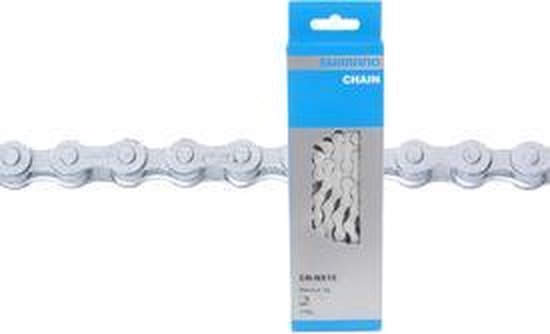 Shimano kettingverpakking en zilverkleurige 114-schakel ketting op witte achtergrond.