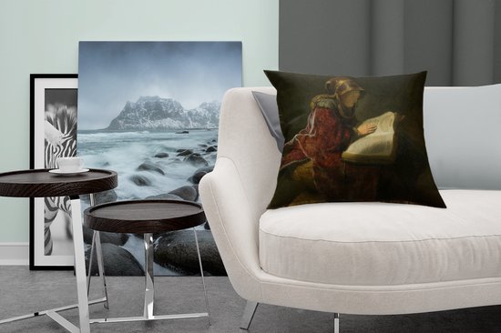 Rembrandt Van Rijn pour usage intérieur - Vieille lectrice prophétesse Hanna - peinture de Rembrandt van Rijn - 45x45 cm - coussin intérieur carré en coton