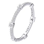 Tracelet - Zilveren Ringen - Ring met vierkante zirkonia's | Slank model | 925 Sterling Zilver - 925 Keurmerk Stempel - 925 Zilver Certificaat - In Leuke Cadeauverpakking