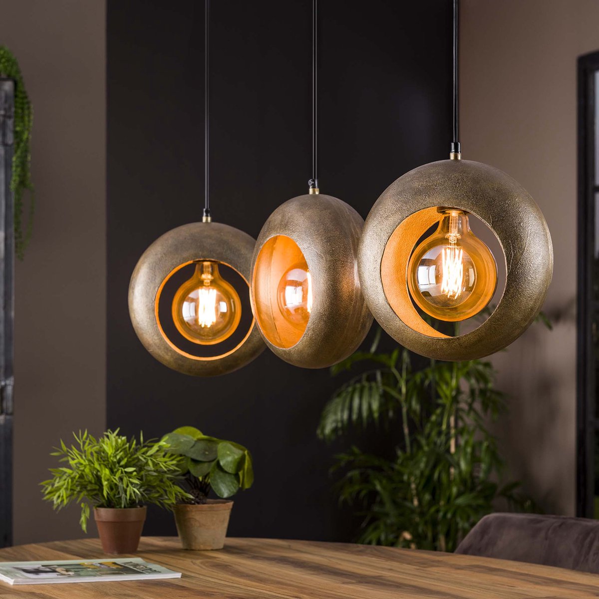 Hanglamp Track | 3 lichts | 95 cm | ⌀ 28 cm | metaal | brons / bruin | eettafel / woonkamer lamp | modern / robuust / landelijk design