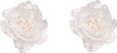 6x stuks witte rozen met glitters op clips 10 cm - kerstversiering