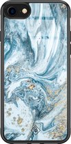 Casimoda® hoesje - Geschikt voor iPhone SE (2020) - Marble Sea - Luxe Hard Case Zwart - Backcover telefoonhoesje - Blauw