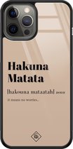 Casimoda® hoesje - Geschikt voor iPhone 12 Pro Max - Hakuna Matata - Luxe Hard Case Zwart - Backcover telefoonhoesje - Bruin/beige