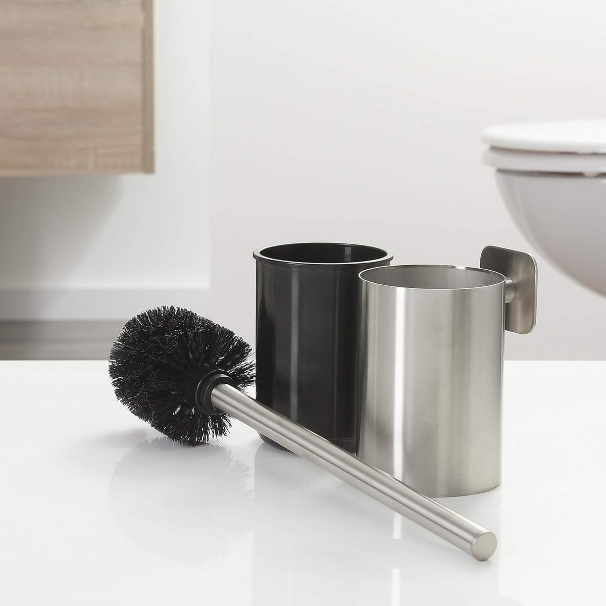 Luvetrex ® Stijlvolle Zelfklevende Toiletborstelset met Roestvrijstalen Afwerking voor Eenvoudige Installatie