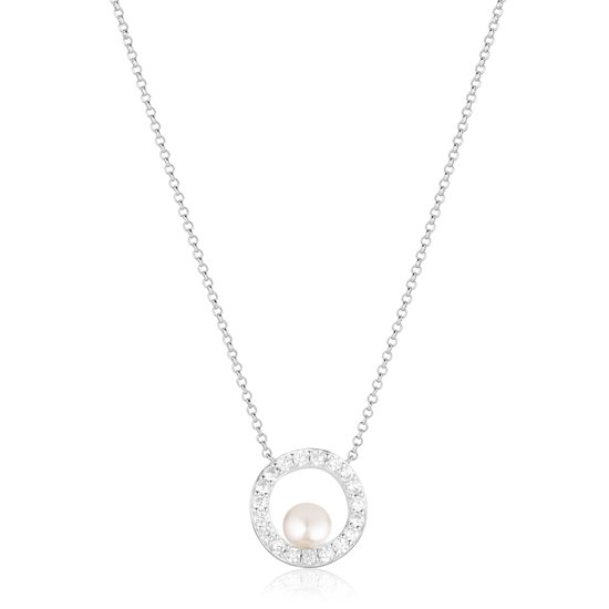Zilveren ketting met ronde hanger bezet met zirkonia en een parel.