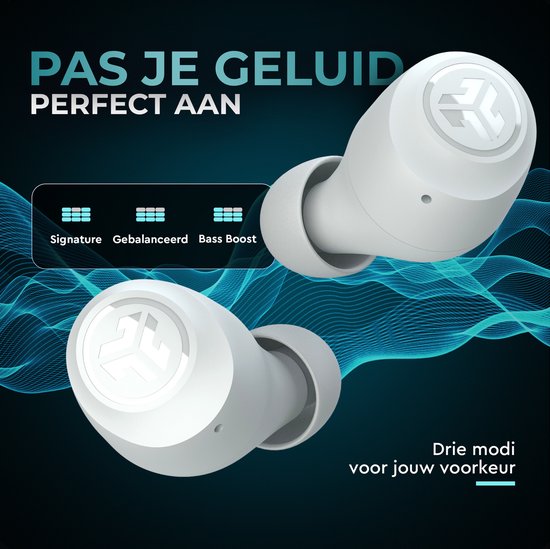 Twee witte oordopjes met JLab-logo. Pas je geluid perfect aan met Signature, Gebalanceerd en Bass Boost modi.