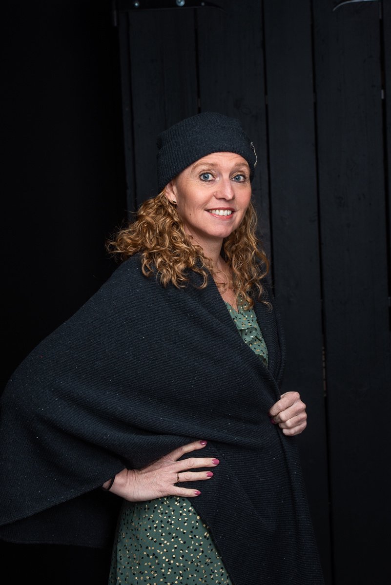 Twelve Million - Dames omslagdoek Texas - Driehoeksjaal - Gerecyclede materialen - Poncho - Wolvrij - Oud zwart
