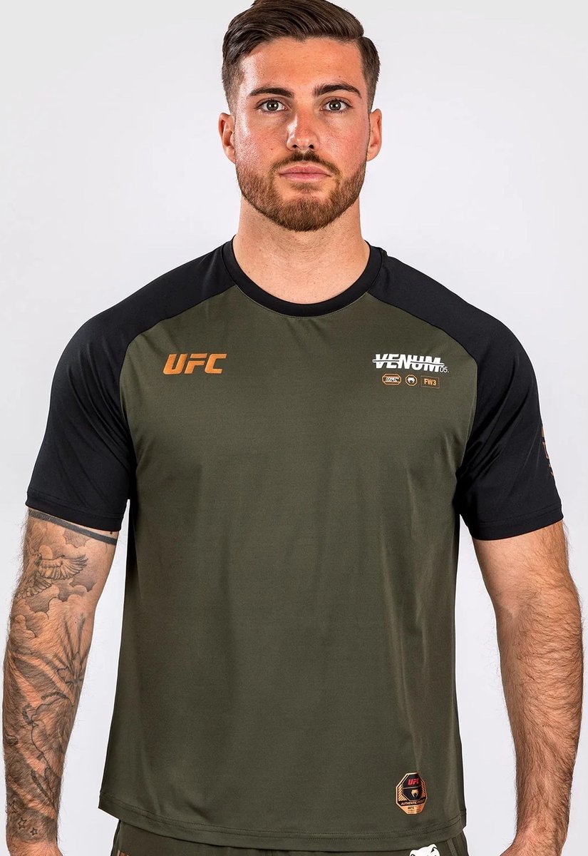 UFC x Venum Adrenaline Fight Week Dry-Tech T-Shirt Kaki Brons - L