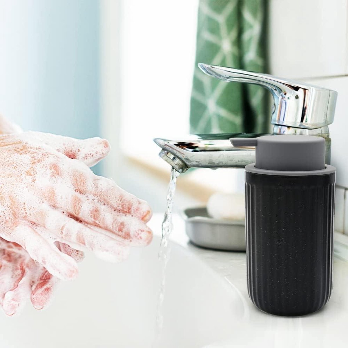 GIRLUFO Schuimzeepdispenser met kunststof pomp voor badkamer en keuken,groen handzeepfles (rubber- en keramische verf GIRLUFO Schuimzeepdispenser met kunststof pomp voor badkamer en keuken,groen handzeepfles (rubber- en keramische verf