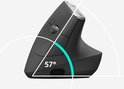 Souris ergonomique grise à un angle de 57 degrés.