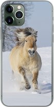 iPhone 11 Pro hoesje - Rennend fjord paard in de sneeuw - Siliconen Telefoonhoesje