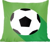 Sierkussens - Kussen - Een illustratie van een voetbal op een groene achtergrond - 40x40 cm - Kussen van katoen