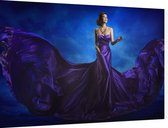 Vrouw in haar blauwe jurk,  - Foto op Dibond - 60 x 40 cm