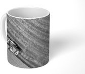 Mok - Vogelperspectief graan oogst - zwart wit - 350 ML - Beker