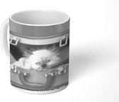Mok - Kitten liggend in blauwe koffer - zwart wit - 350 ML - Beker