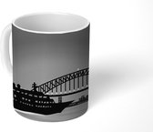 Mok - de Sydney Harbour Bridge bij zonsondergang - zwart wit - 350 ML - Beker