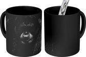 Magische Mok - Foto op Warmte Mokken - Koffiemok - Dierenprofiel orang-oetan in zwart-wit - Magic Mok - Beker - 350 ML - Theemok