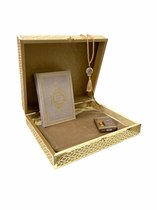 Limited edition Koran box met een Nederlands vertaalde Koran, gebedskleed, esans en een tasbih goud