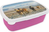 Broodtrommel Roze - Lunchbox - Brooddoos - IJslander paarden in een winters berglandschap - 18x12x6 cm - Kinderen - Meisje