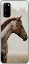 Geschikt voor Samsung Galaxy S20 hoesje - Paard - Mist - Natuur - Siliconen Telefoonhoesje