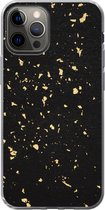 Geschikt voor iPhone 13 Pro hoesje - Gouden vlokken op een zwarte achtergrond - Siliconen Telefoonhoesje