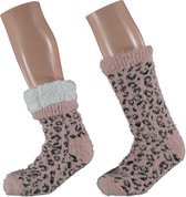 Dames anti-slip fleece huissokken/slofsokken luipaarden print roze one size - Slaapsokken/bedsokken