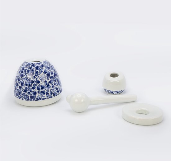 Royal Delft Proud Mary 4 - Flower Pattern - statue 17 cm