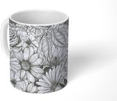 Mok - Een zwart-wit tekening van bloemdessin - 350 ML - Beker