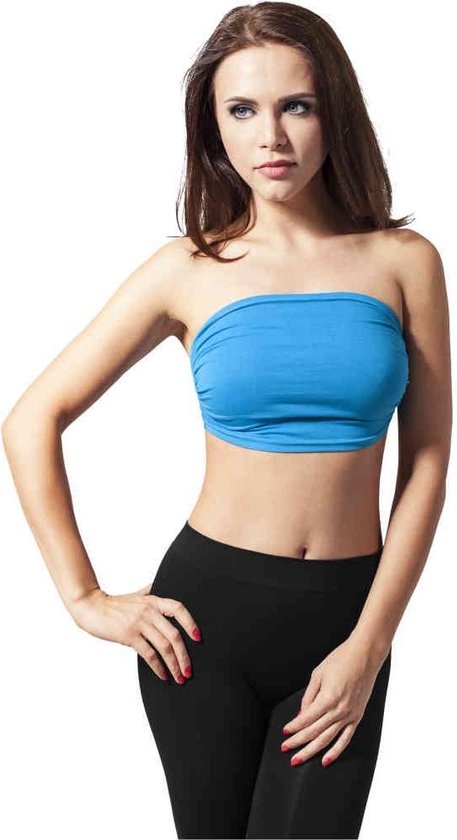 Blauw strapless topje met gedrapeerde voorkant, gedragen door een model met zwarte legging, gezien vanaf de voorkant.