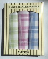 Cadeau doosje met 3 katoenen dames zakdoeken - gekleurde ruitjes