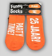 Sokken - Funny socks - 25 jaar! Party time! - In cadeauverpakking met gekleurd lint