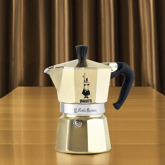 3-kopjes moka pot koffiezetapparaat van goudkleurig materiaal