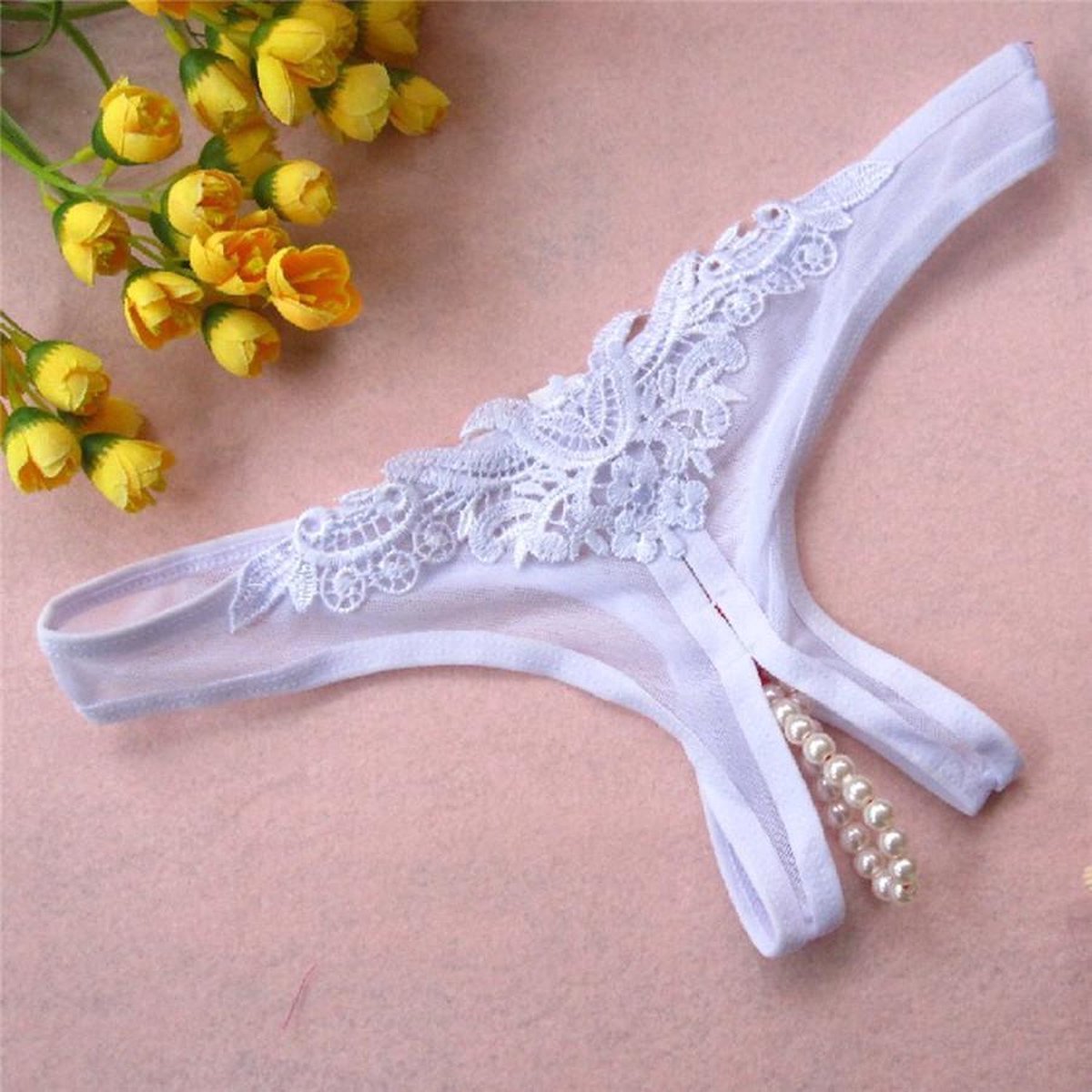 Finnacle - Verleidelijke Witte String met Open Kruis - Kant en Strik Details - One Size voor Ultiem Comfort - Sensuele Lingerie voor Vrouwen - Perfect voor een Erotische Avond - Finnacle's Must-Have Ondergoed!
