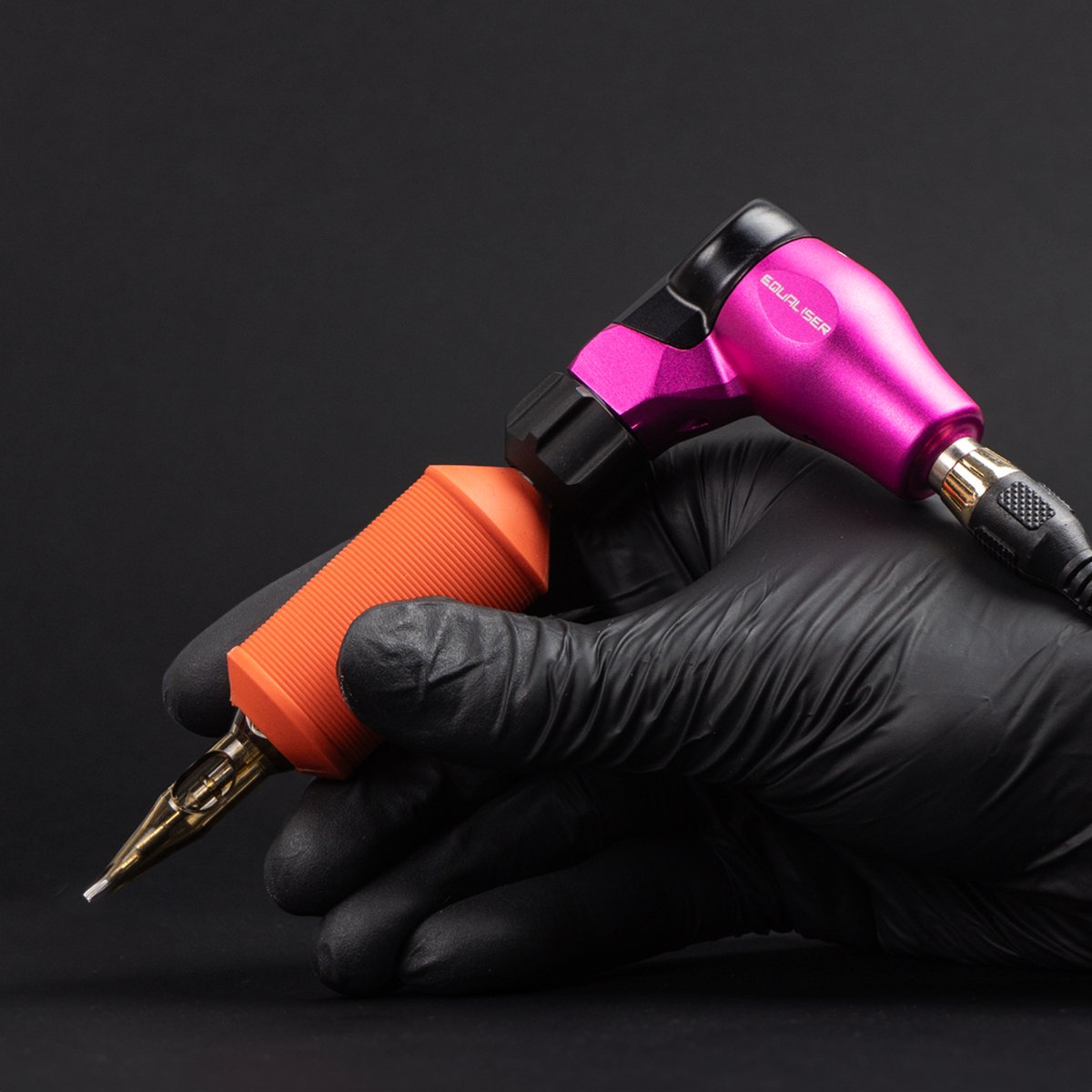 Equaliser Fox Mini V2 | Premium Professionele Tattoo Machine | Draadloze Tatoeage Pen | Wireless | PMU Gun | Zelf Tatoeëren Kit | Cartridges | Naalden | Beginner & Gevorderden Set 1RL | 3RL | 7RL