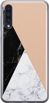 Leuke Telefoonhoesjes - Hoesje geschikt voor Samsung Galaxy A70 - Marmer zwart bruin - Soft case - TPU - Marmer - Bruin