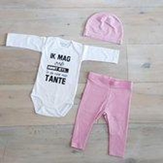 Et Van Babykleren Voor Pasgeborenen Op Een Blauwe Achtergrond Voor Een Blauwe Achtergrond Meisje Jongen Lichaam Met Lange Gestreepte Koker Selectie Hoeden 114474291