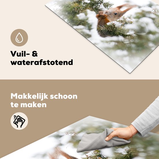 KitchenYeah® Inductie beschermer 81.2x52 cm - Eekhoorn - Den - Sneeuw - Kookplaataccessoires - Afdekplaat voor kookplaat - Inductiebeschermer - Inductiemat - Inductieplaat mat