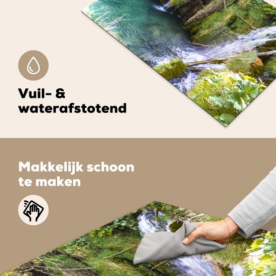 KitchenYeah® Inductie beschermer 78x52 cm - Waterval in het Nationaal park Plitvicemeren in Kroatië - Kookplaataccessoires - Afdekplaat voor kookplaat - Inductiebeschermer - Inductiemat - Inductieplaat mat