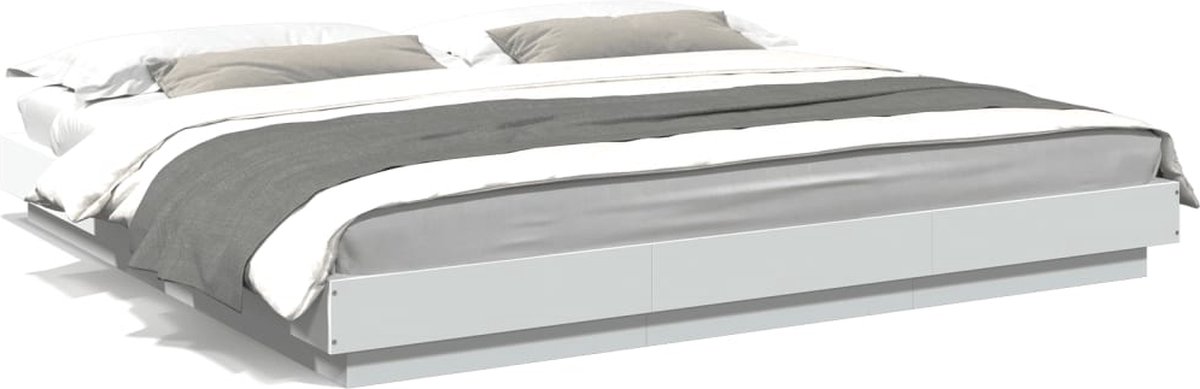 vidaXL - Bedframe - met - LED-verlichting - bewerkt - hout - wit - 200x200 - cm