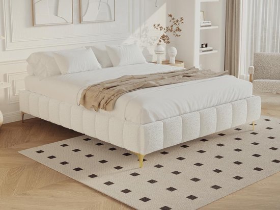 Foto: Ysm e decoratief gestoffeerde bedbodem 140 x 190 cm in boucl met goudkleurige poten shen van ysm e l 202 cm x h 35 cm x d 153 cm