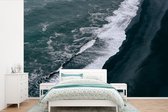 Behang - Fotobehang Water - Strand - Zwart - Breedte 600 cm x hoogte 400 cm