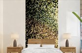 Behang - Fotobehang Gouden glitters op een zwarte achtergrond - Breedte 120 cm x hoogte 240 cm