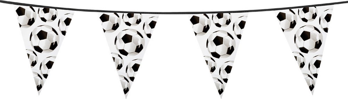 Boland Voetbal versiering feestpakket - tafelkleed 120 x 180 cm - vlaggenlijn 6 m
