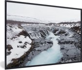 Fotolijst incl. Poster - Waterval met felblauwe kleur bij de Geysir in IJsland - 60x40 cm - Posterlijst
