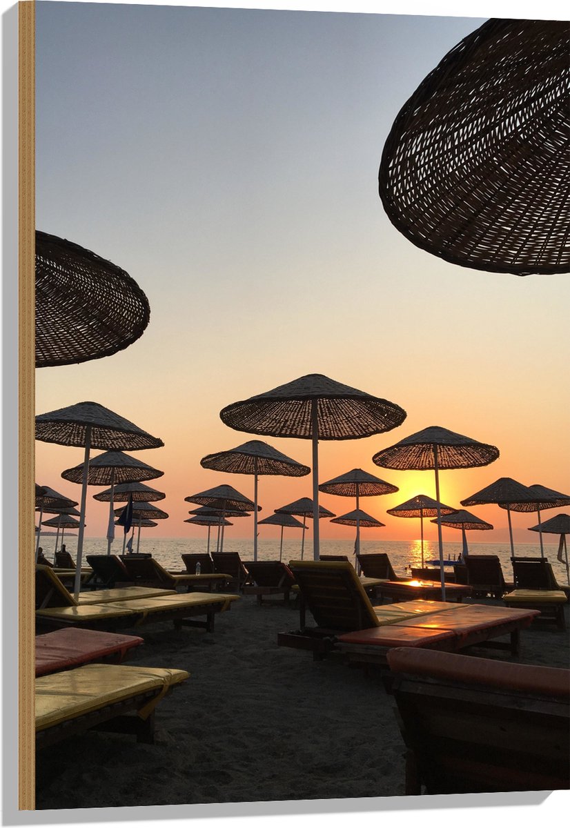 Hout - Ligbedden met Rieten Parasols aan het Strand in de Avondzon - 60x90 cm - 9 mm dik -