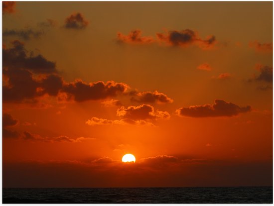 Poster (Mat) - Zonsondergang Boven een Rustige Zee - 80x60 cm Foto op Posterpapier met een Matte look