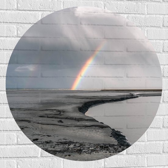 WallClassics - Muursticker Cirkel - Regenboog op Stenen Rotsen - 90x90 cm Foto op Muursticker