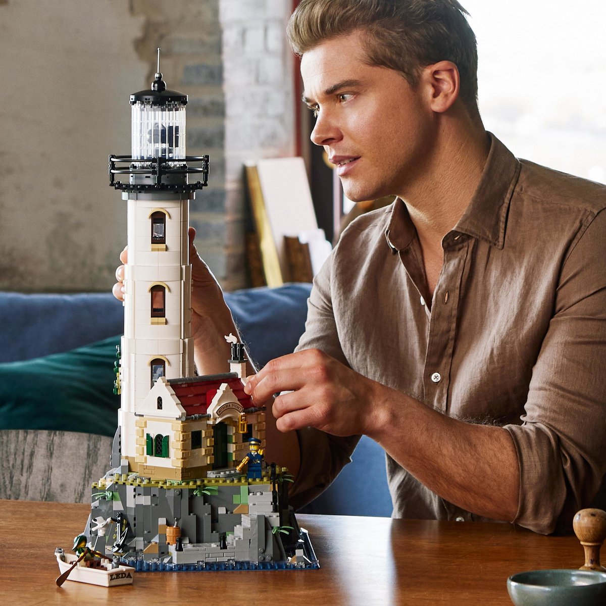 LEGO Ideas Gemotoriseerde vuurtoren met Lichtjes, Modelbouwset voor Volwassenen - 21335 — afbeelding 4