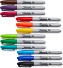 Rij met Sharpie permanente stiften in kleuren: bruin, paars, rood, oranje, geel, groen, cyaan, blauw, zwart.