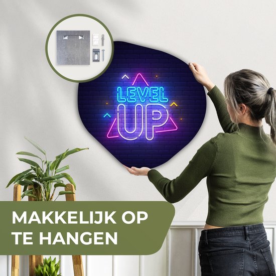 Organische Wanddecoratie - Kunststof Muurdecoratie- Organisch Schilderij - Gaming - Neon - Level Up - Quotes - Gamen- 60x60 cm - Organische spiegel vorm op kunststof